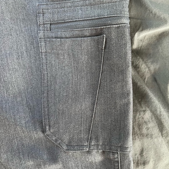 Figs Graphite Scrub Set - Picture 9 of 9